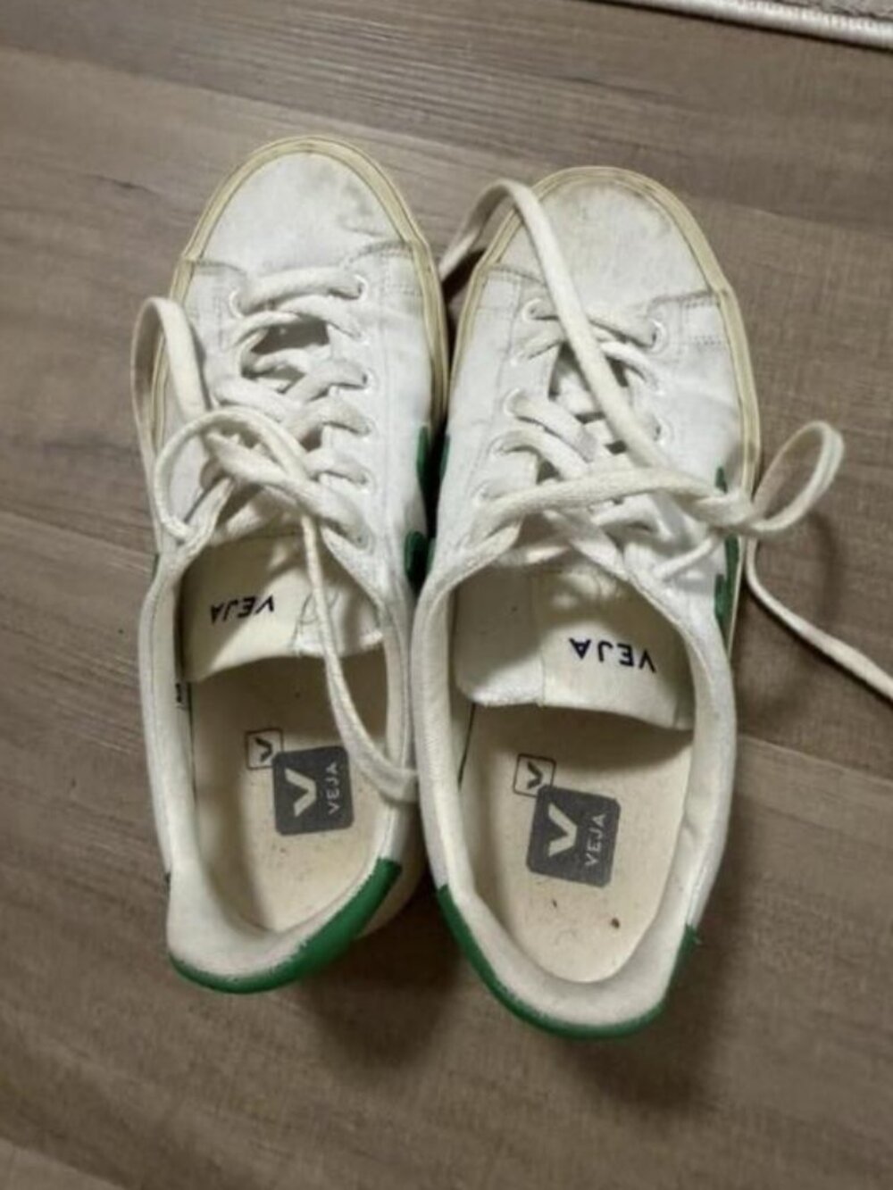Veja White Canvas Sneakers Green V Size 6.5